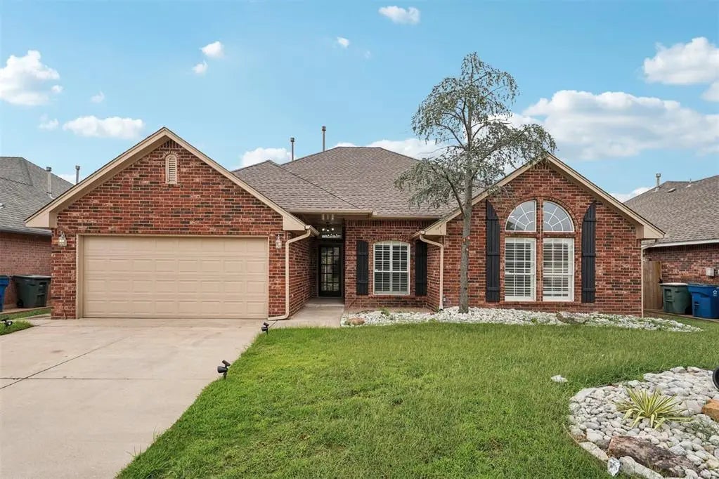 Residential Real Estate for Sale located in the neighborhood of Bristol Park, in the city of Edmond, OK