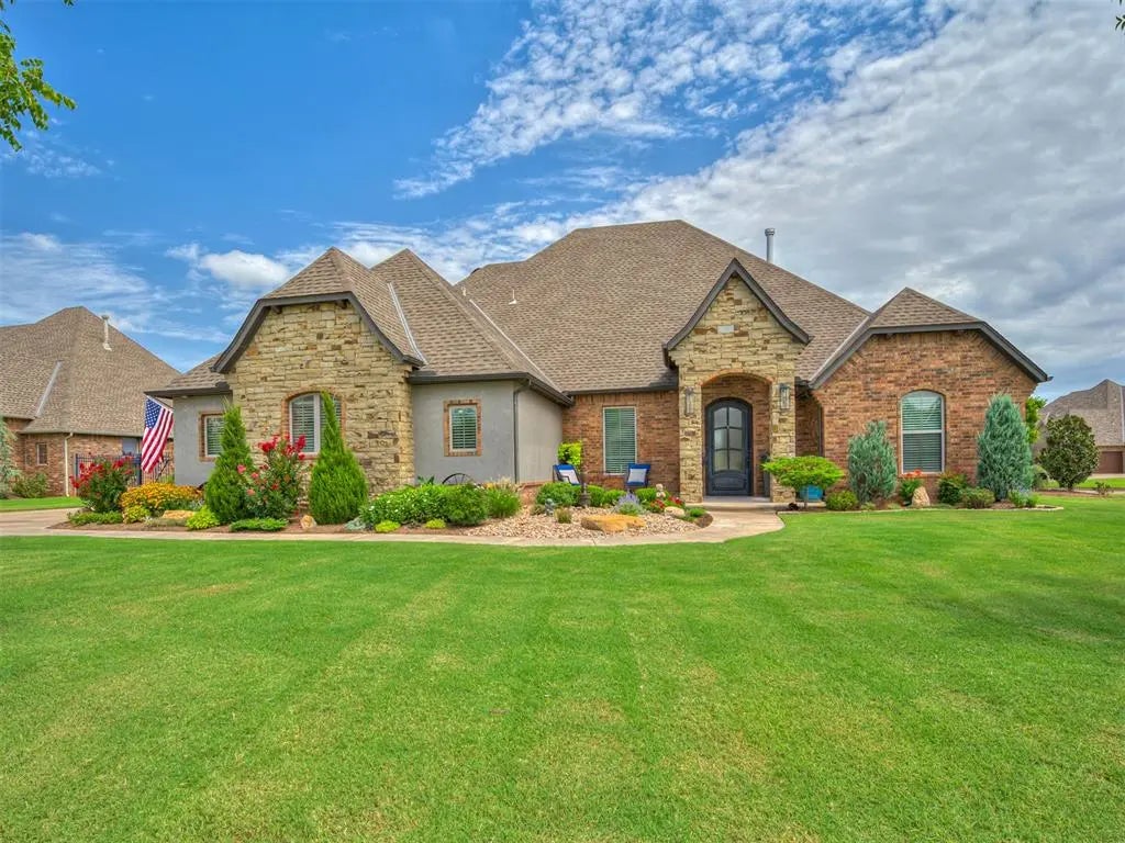 Residential Real Estate for Sale located in the neighborhood of Magnolia Trace Phase 6, in the city of Mustang, OK
