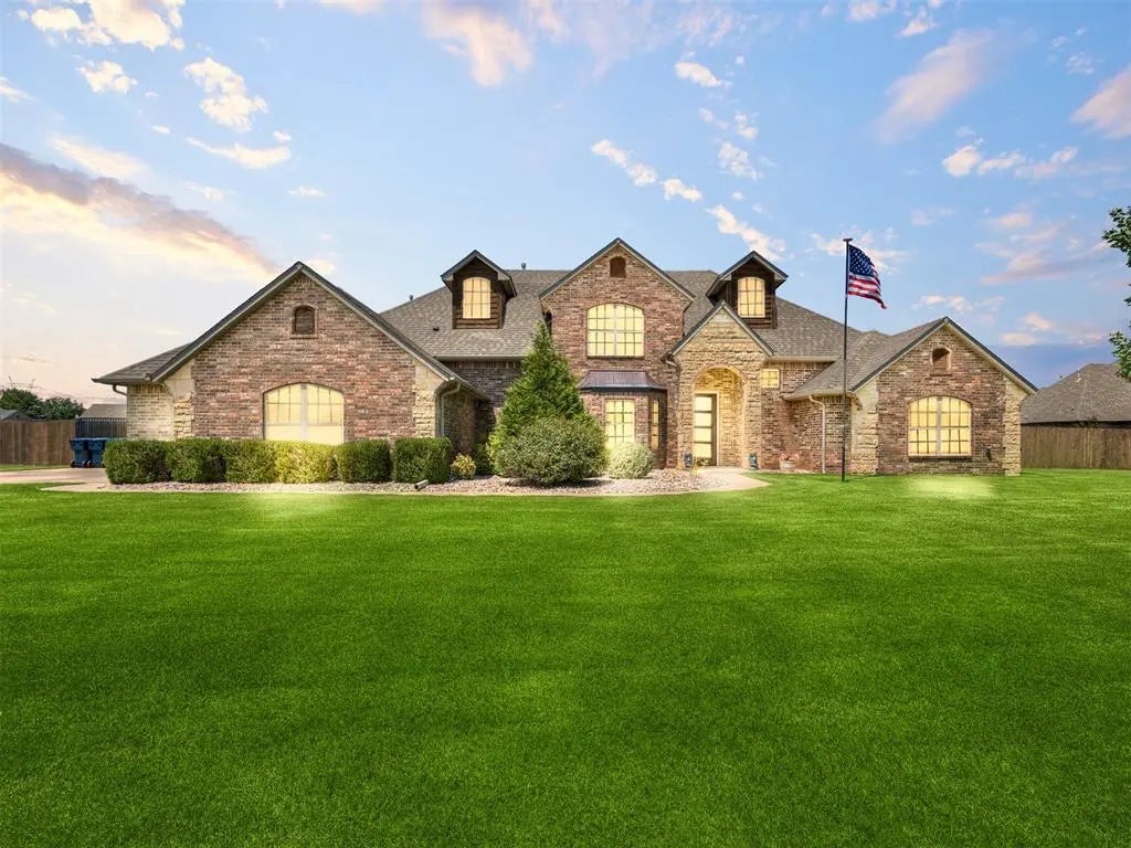 MLS Number 1184169 in the city of Oklahoma City Homes for Sale by Rio De Bella 2, the zipcode of 73173