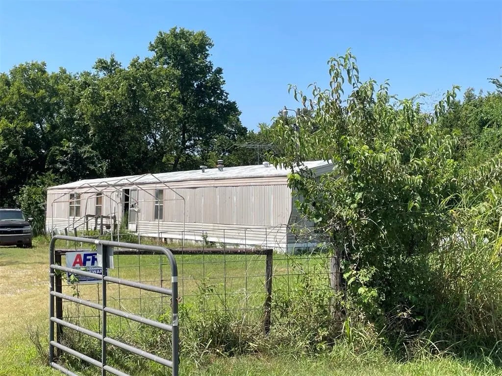 Residential Real Estate for Sale located in the neighborhood of none, in the city of Lexington, OK