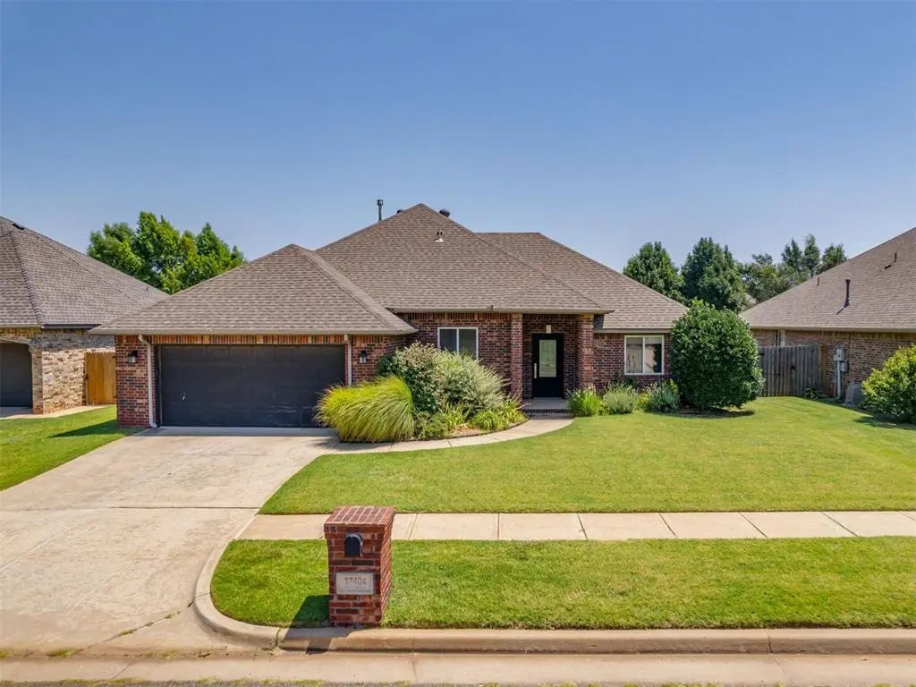 Residential Real Estate for Sale located in the neighborhood of Silverhawk Ph 1, in the city of Edmond, OK