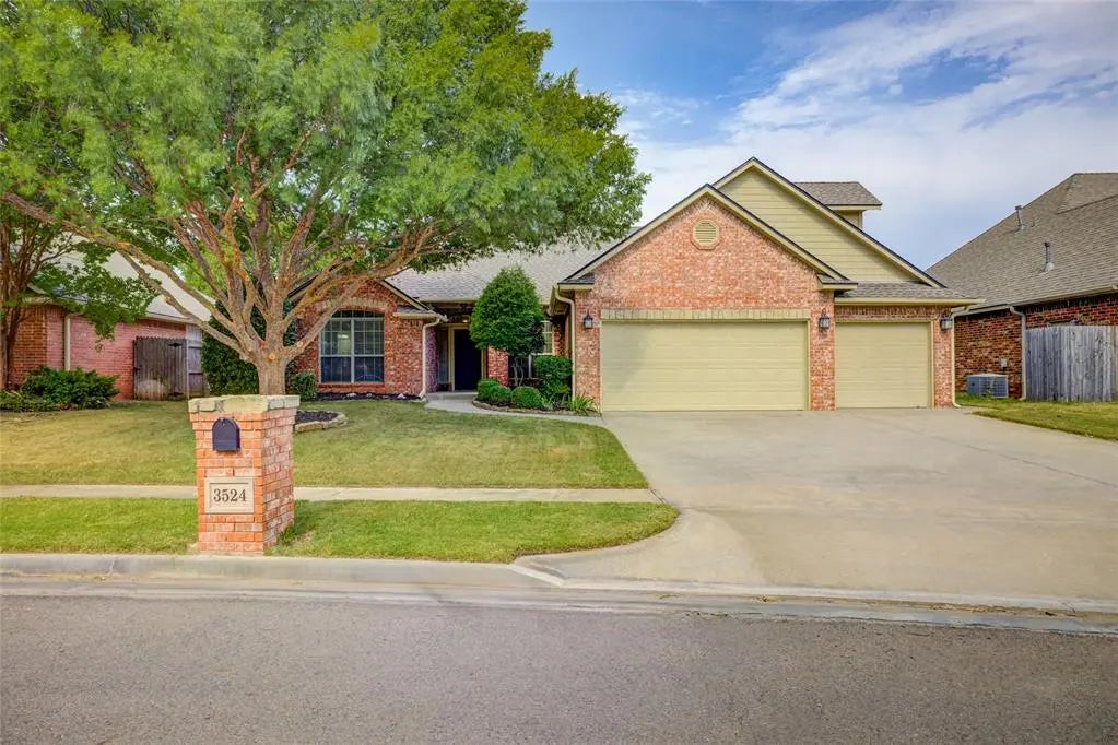 Residential Real Estate for Sale located in the neighborhood of Cascade Estate 6, in the city of Norman, OK