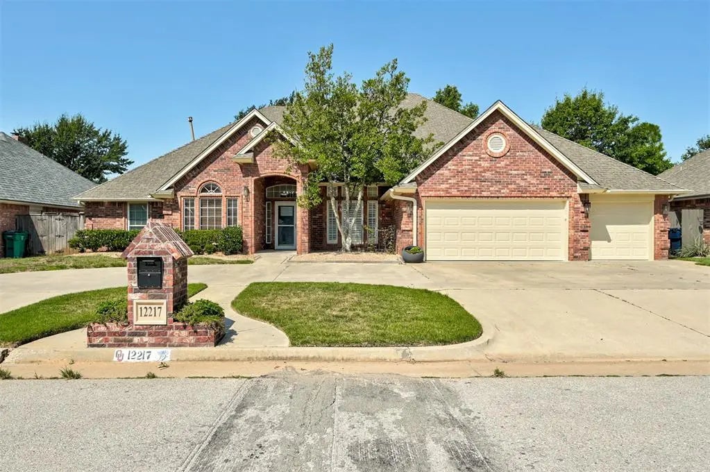 Residential for Sale by 12217 Lorien Way in the Oklahoma City, located in the neighborhood of Rivendell 4