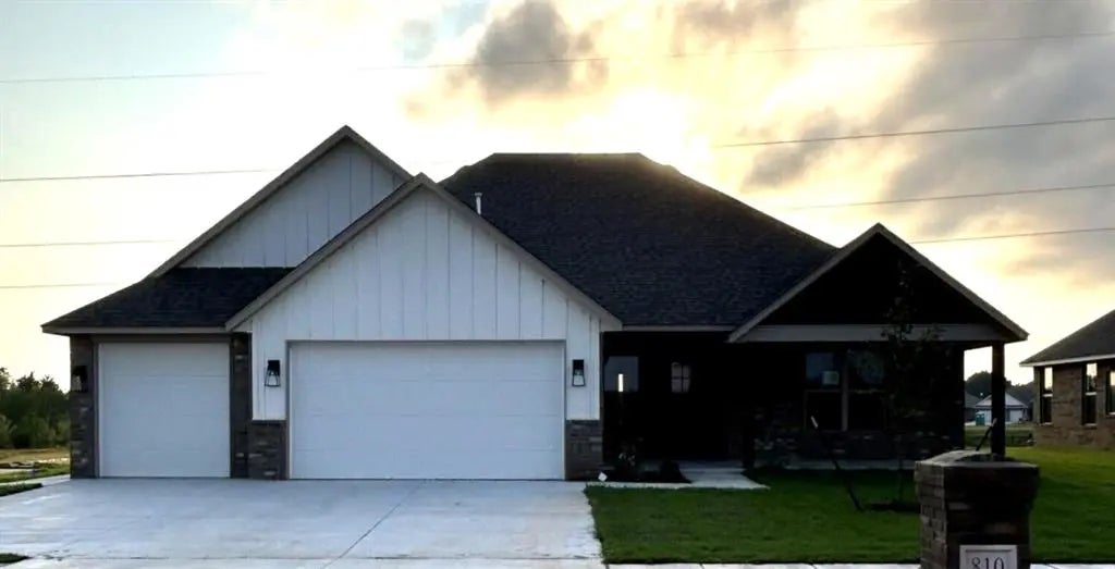 810 Manzano Drive, Norman, OK, 73071 - Siena Springs Section 2 - 1186461, Residential