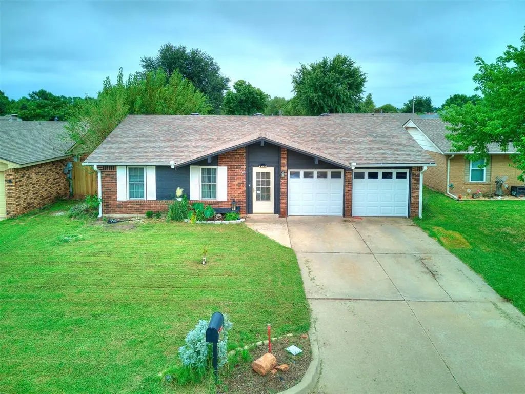 7536 Nw 115th Street, in the city of Oklahoma City Real Estate in OK by Roxboro Sec 1,