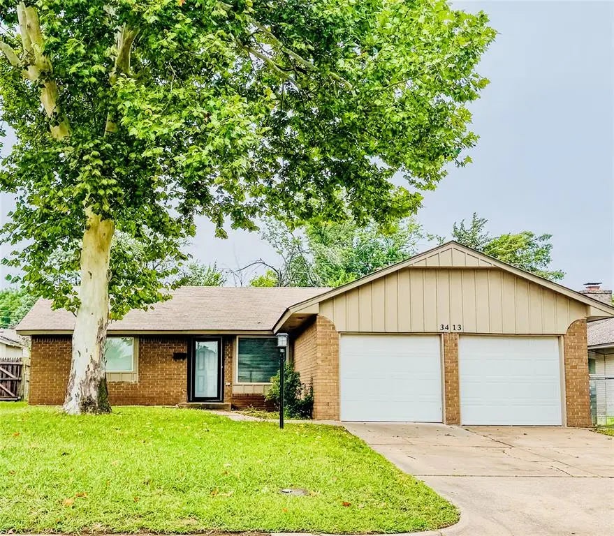 Residential Real Estate for Sale located in the neighborhood of Del Aire Sec 3, in the city of Del City, OK