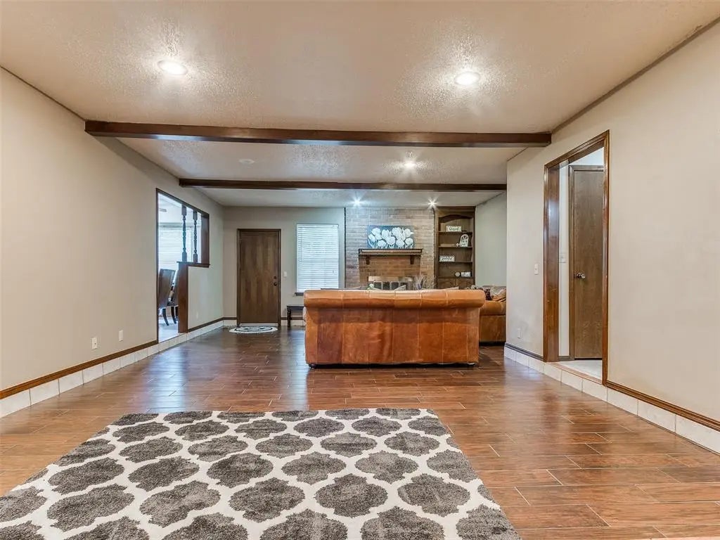 1163 Robin Hood Lane, Norman