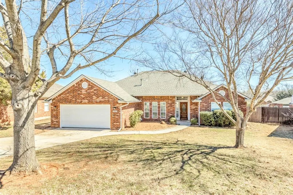 MLS #1189279 for Sale at 3005 Weymouth Way, in the city of Norman, 73071