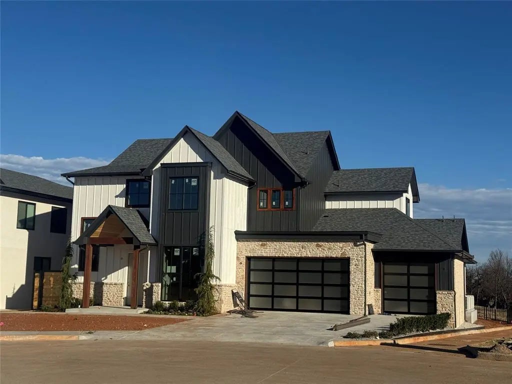 2009 Colonial Way, Edmond