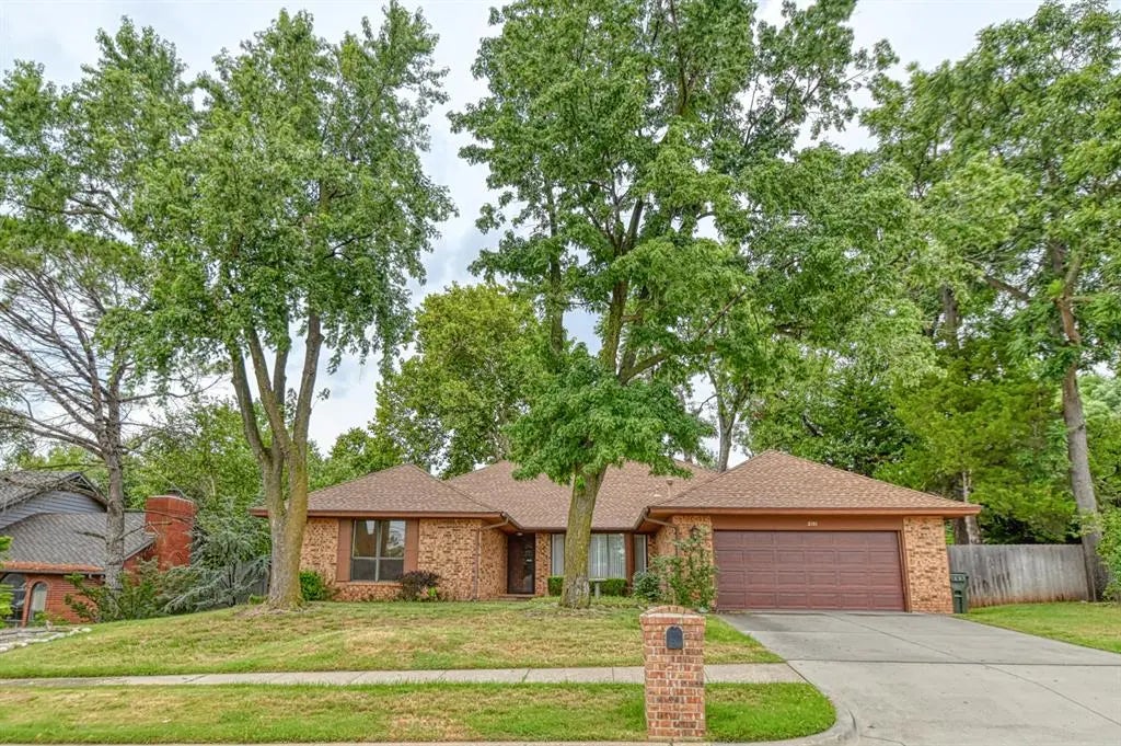 Norman Real Estate - MLS # 1190466, Residential real estate for Sale in Rolling Hills 2, MLS Listings # 1190466