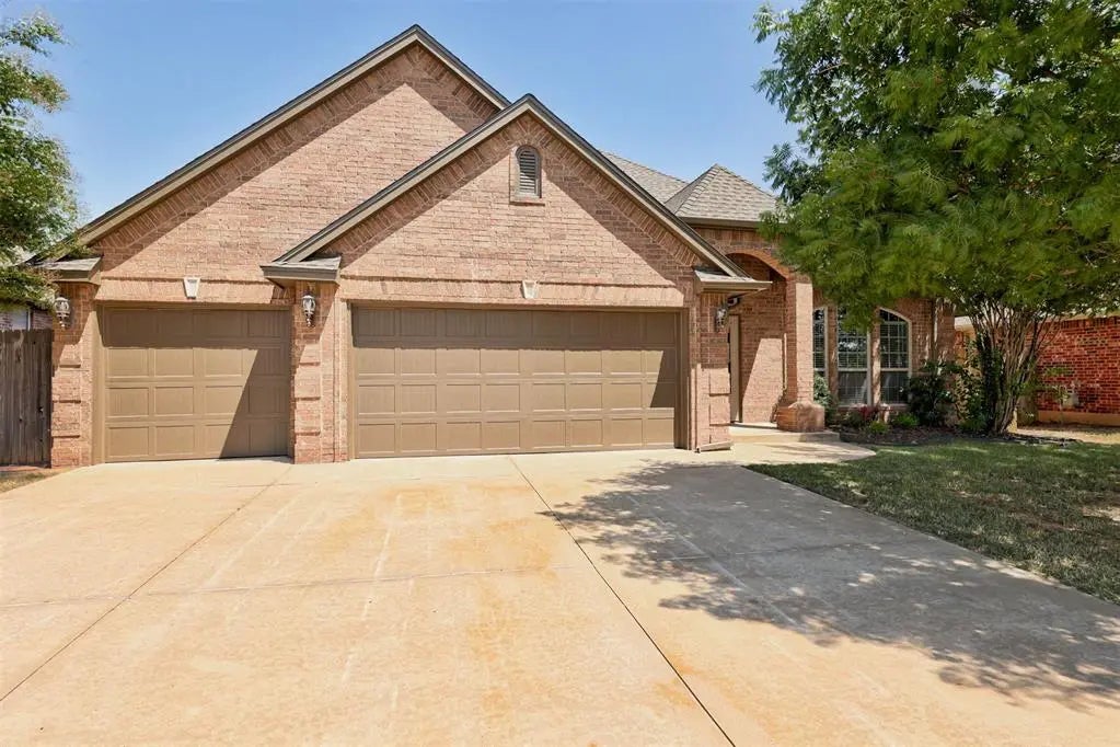 2921 Summit Crossing Parkway, Norman, OK, 73071 For Sale