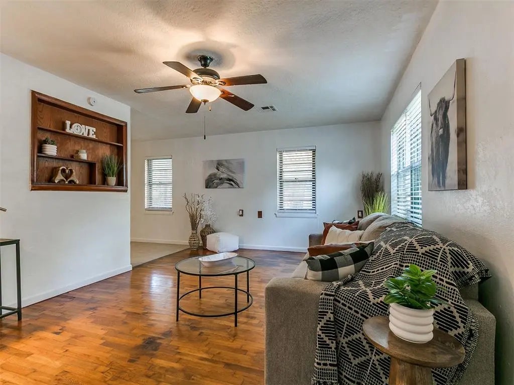 416 S 3rd Street, Noble