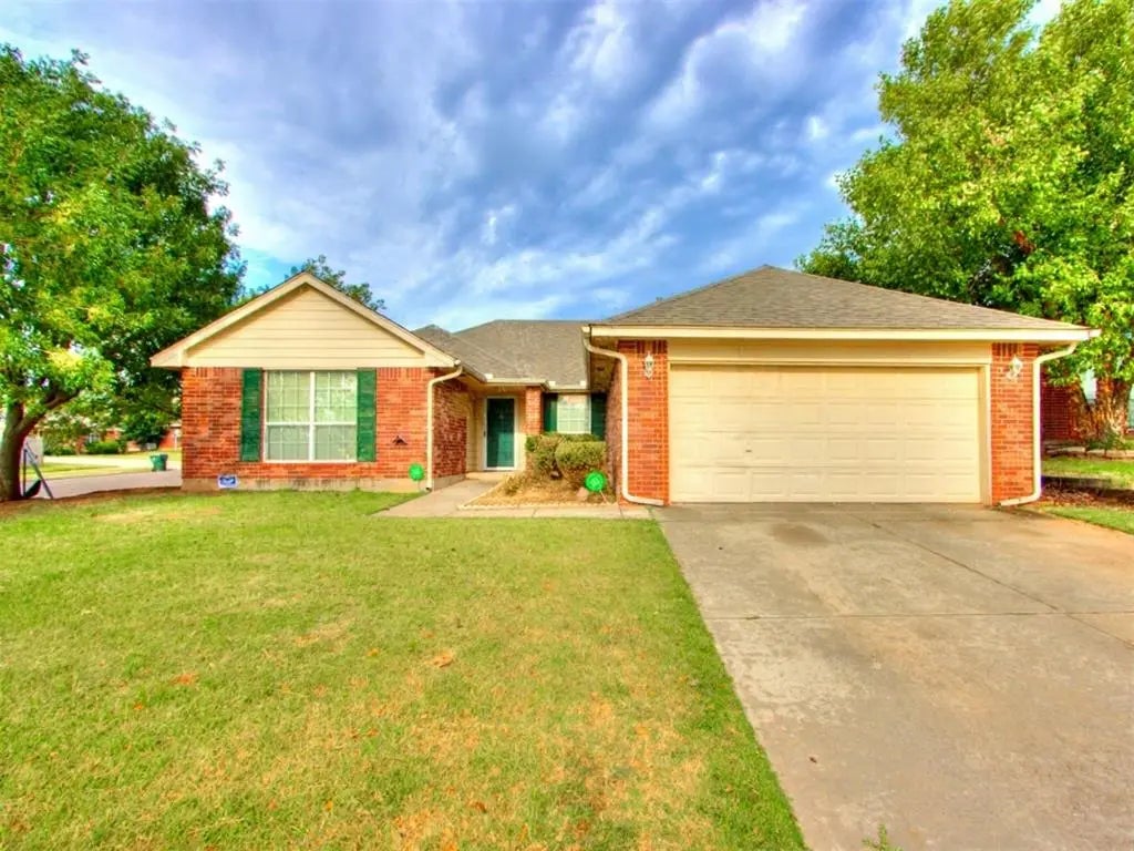 Residential Real Estate for Sale located in the neighborhood of Tecumseh Ridge, in the city of Norman, OK