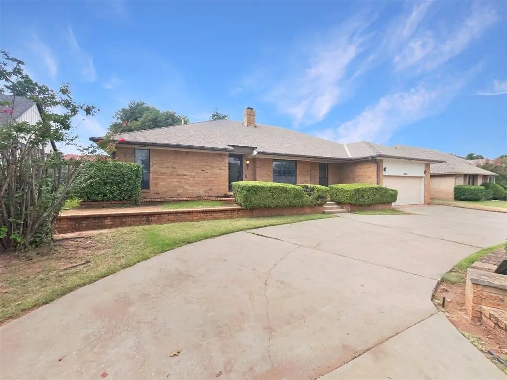 Residential Real Estate for Sale located in the neighborhood of GREEN VALLEY PLAZA 046 012, in the city of Oklahoma City, OK