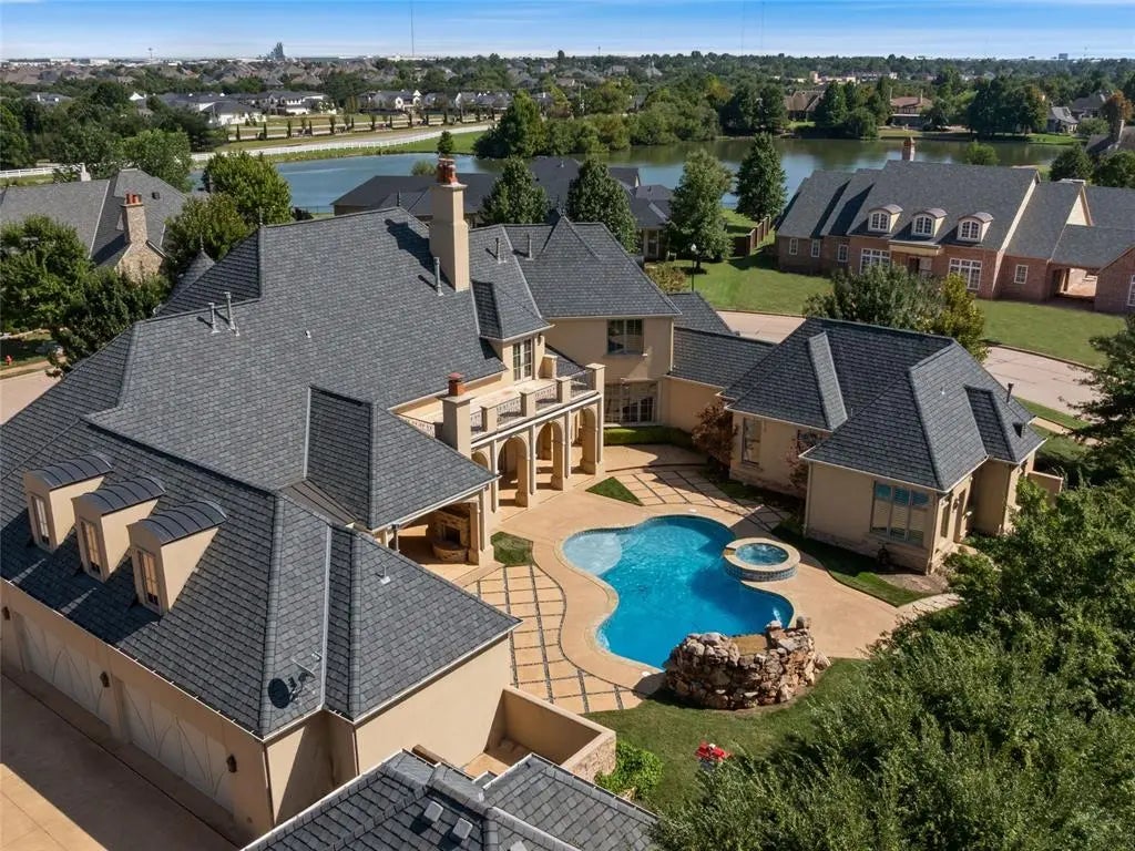 Residential Real Estate for Sale located in the neighborhood of Fairview Farm Sec III, in the city of Edmond, OK