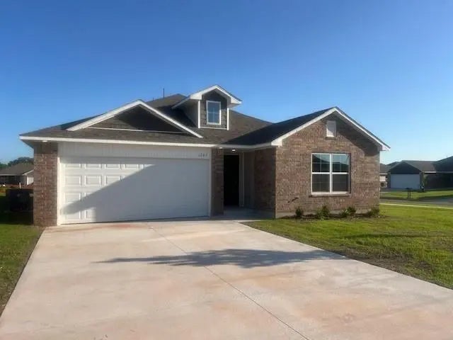 1204 E Stetson Lane, Mustang, OK, 73064 For Sale