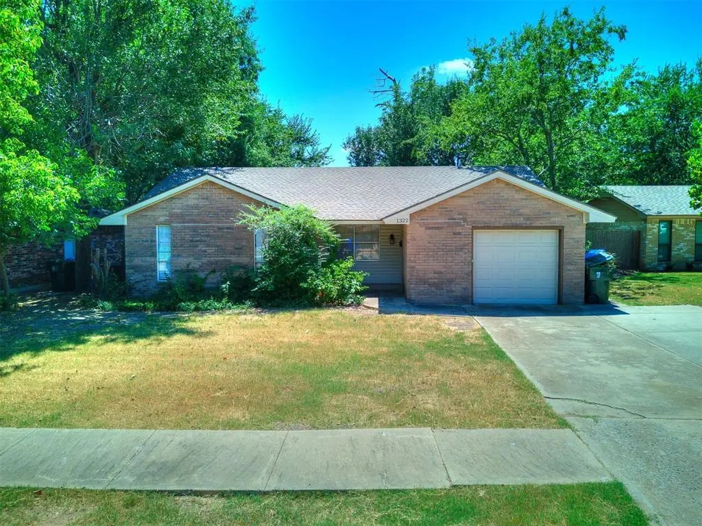 1322 Columbia Circle, in the city of Norman Real Estate in OK by Colonial Estates 4,