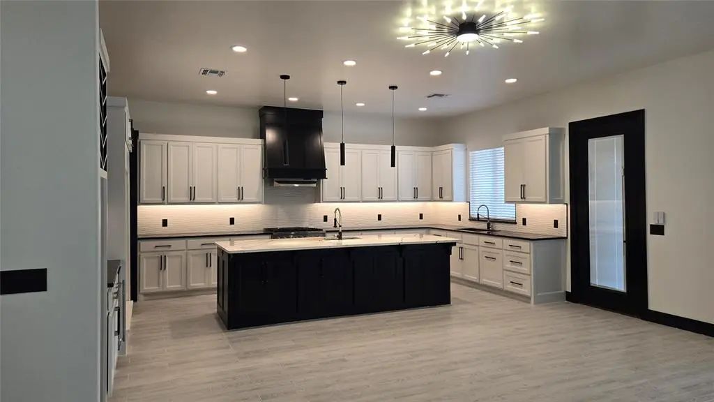321 Greens Parkway, Norman
