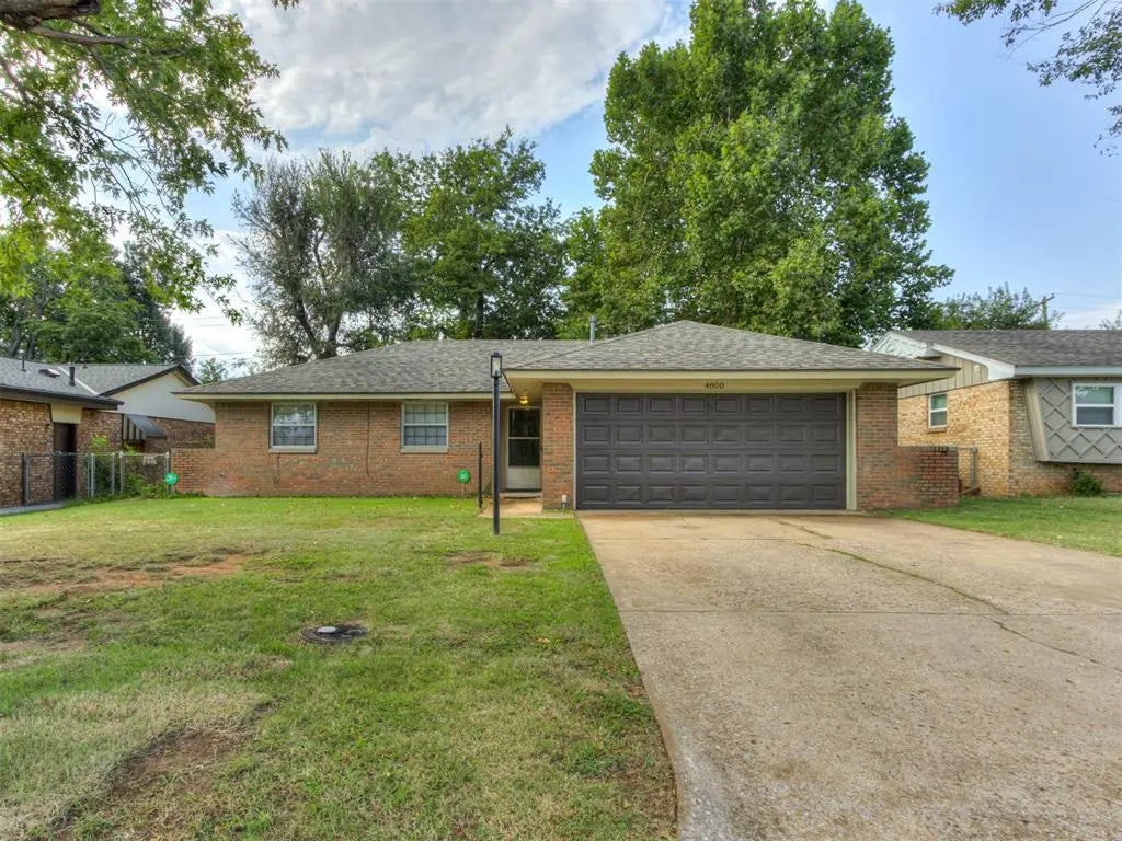Residential Real Estate for Sale located in the neighborhood of Del Crest Heights, in the city of Del City, OK