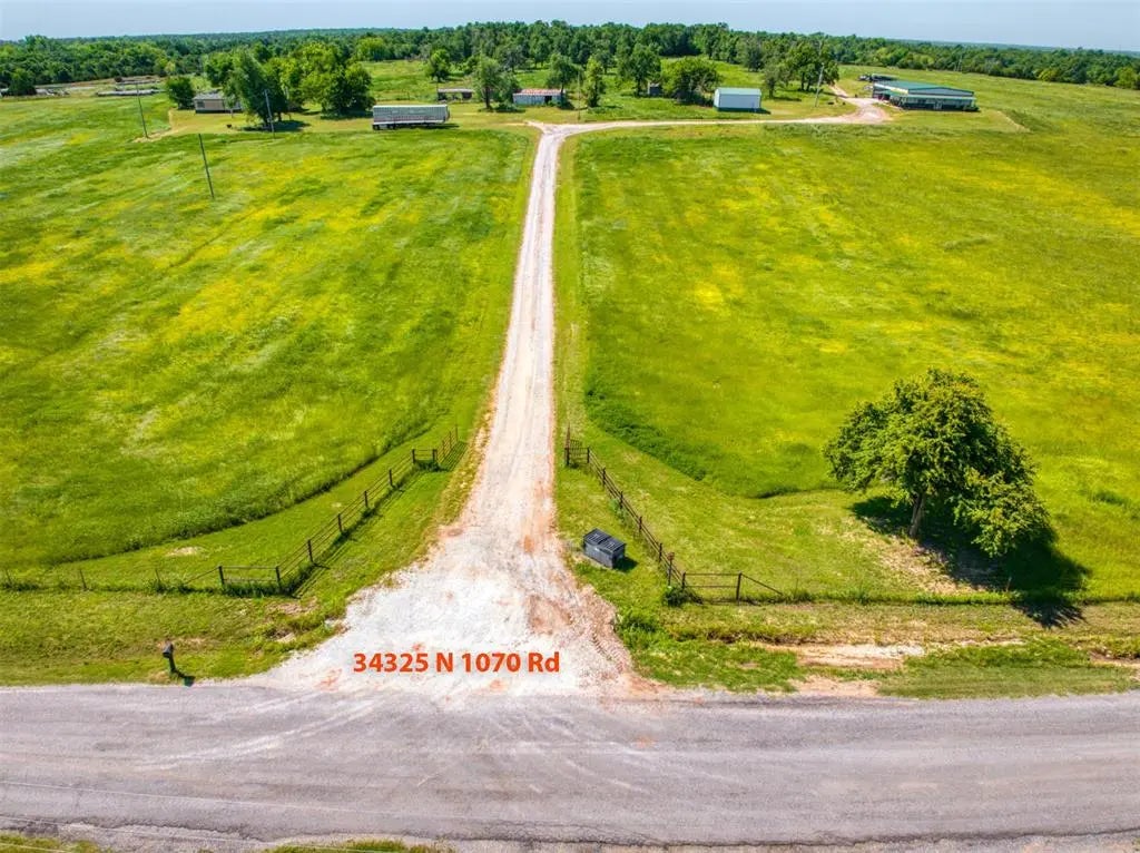 Residential Real Estate for Sale located in the neighborhood of Rural, in the city of McLoud, OK