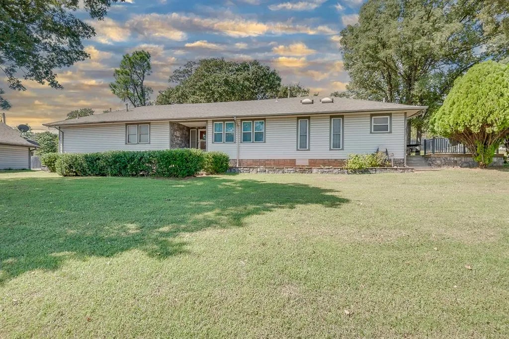 Residential Real Estate for Sale located in the neighborhood of Unpltd Pt Sec 34 11n 1W, in the city of Oklahoma City, OK