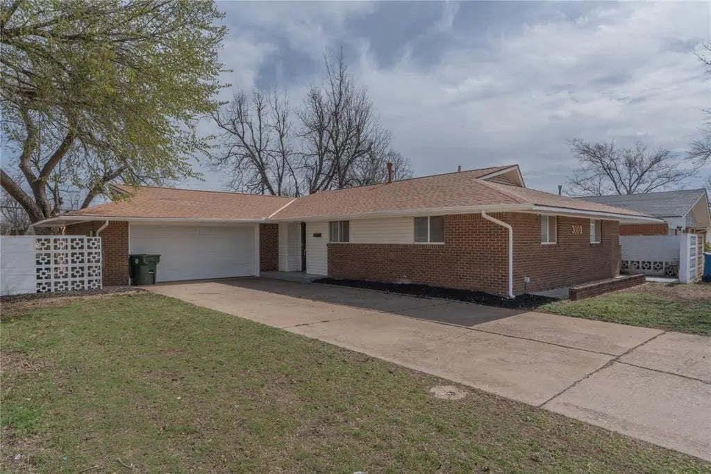 Residential Real Estate for Sale located in the neighborhood of Meadowood, in the city of Midwest City, OK
