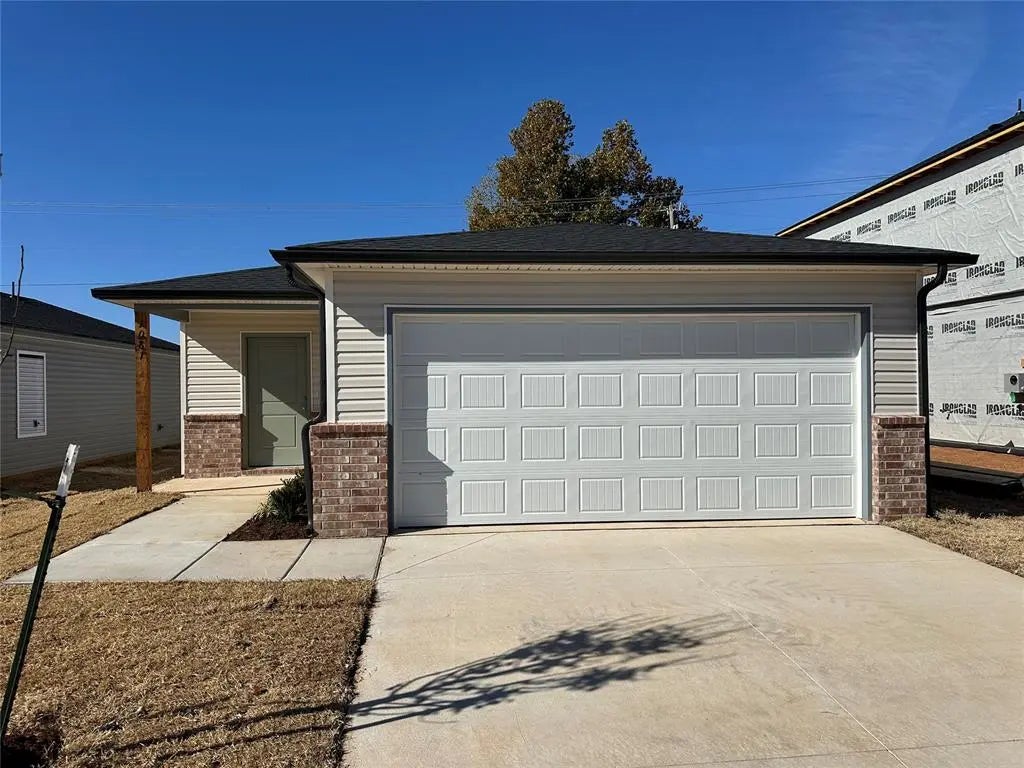 1081 Blue Ridge Drive, Purcell