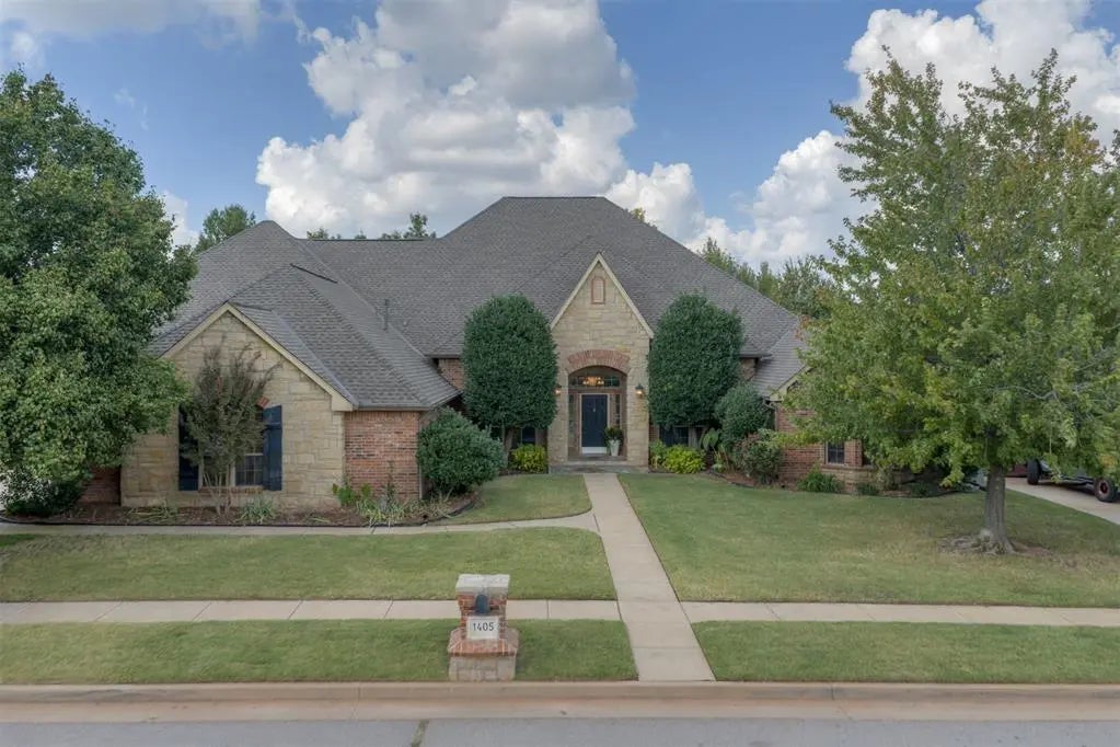 Residential Real Estate for Sale located in the neighborhood of Barrington Sec 1, in the city of Edmond, OK