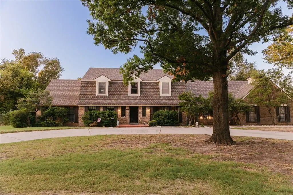 Oklahoma City Homes for Sale in the neighborhood of Bush Hills in the Zipcode of 73112