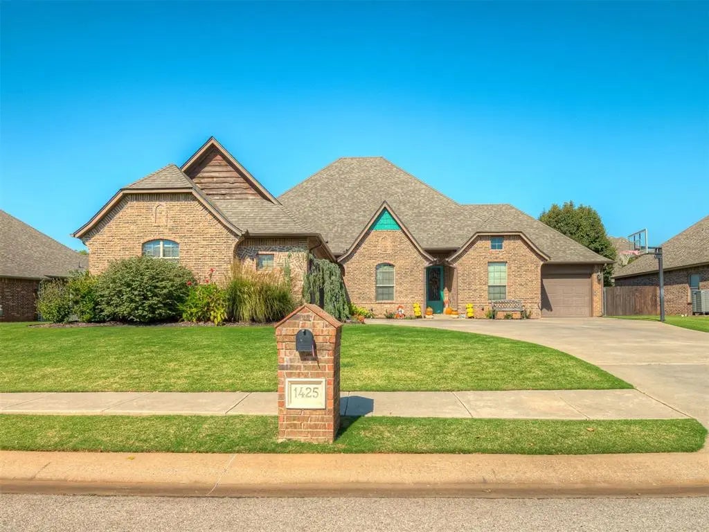 1425 Glen Cove Drive, Edmond