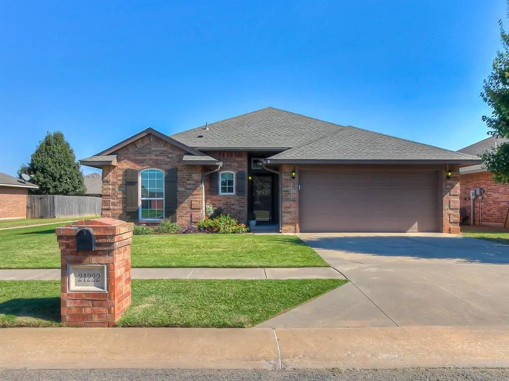21222 Robin Ridge Lane, Edmond, OK, 73012 For Sale