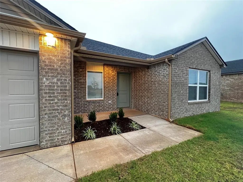 Residential Lease Real Estate for Sale located in the neighborhood of Newcastle Farms - Phase 1, in the city of Newcastle, OK