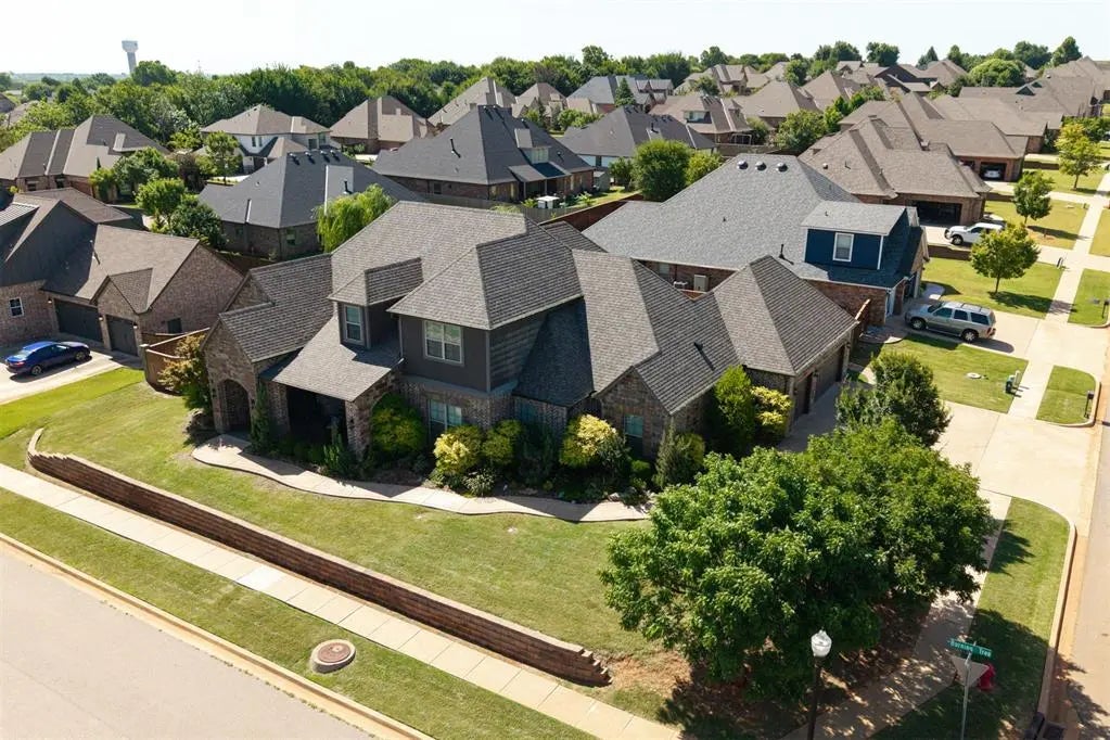 MLS #1196763 for Sale at 2017 Providence Drive, in the city of Norman, 73071