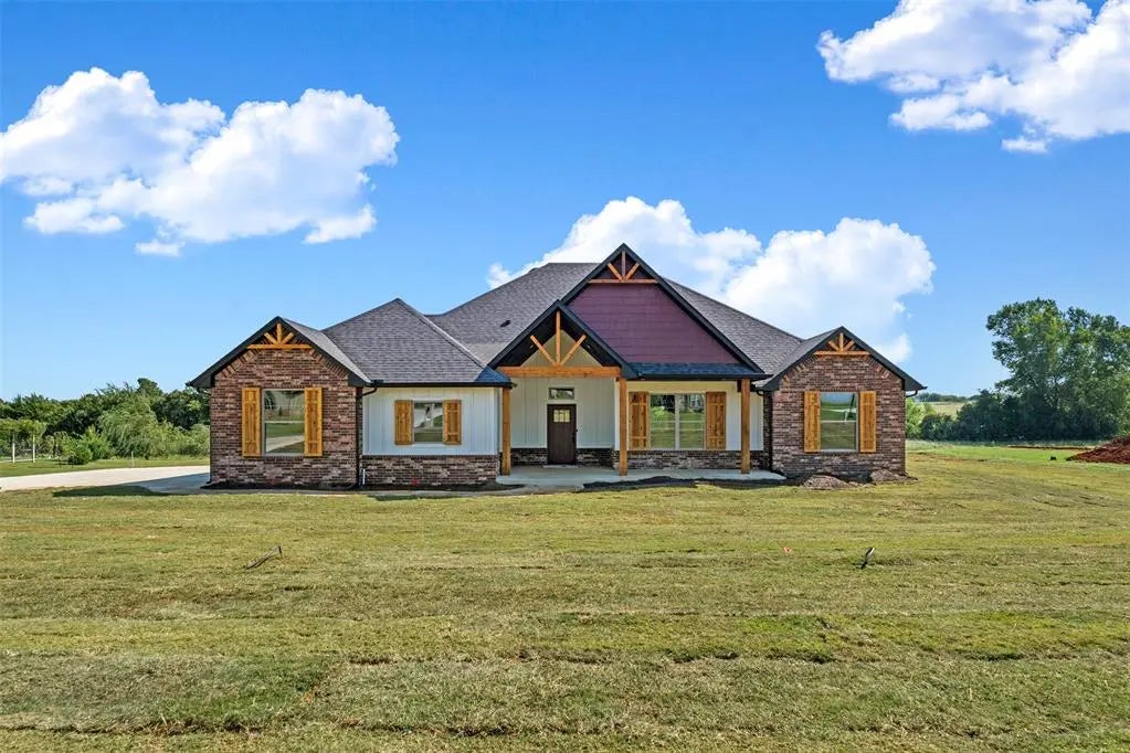 Homes for Sale located at 979 County Street 2984, in the city of Blanchard, OK 73010