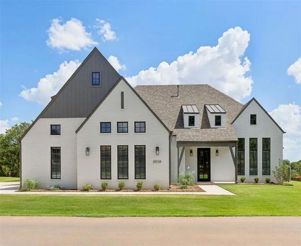 30128 Horseman Alley, Norman