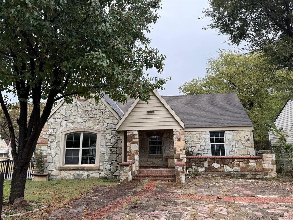 Residential for Sale by 1141 Sw Binkley Street in the Oklahoma City, located in the neighborhood of Academy Heights Add