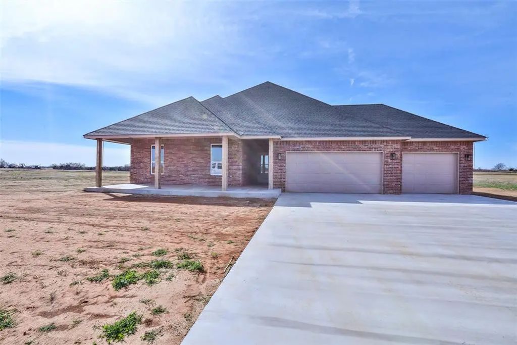 24736 Medio Street, Purcell