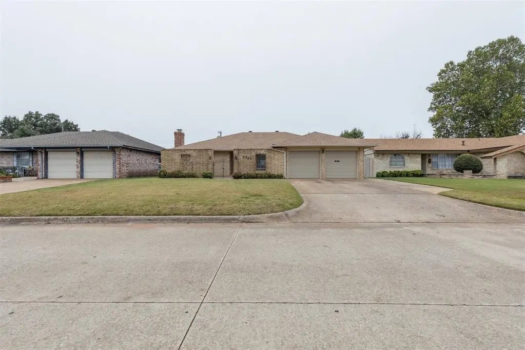 3321 N Ridgewood Drive, in the city of Midwest City Real Estate in OK by Ridgecrest Heights 3rd Add,