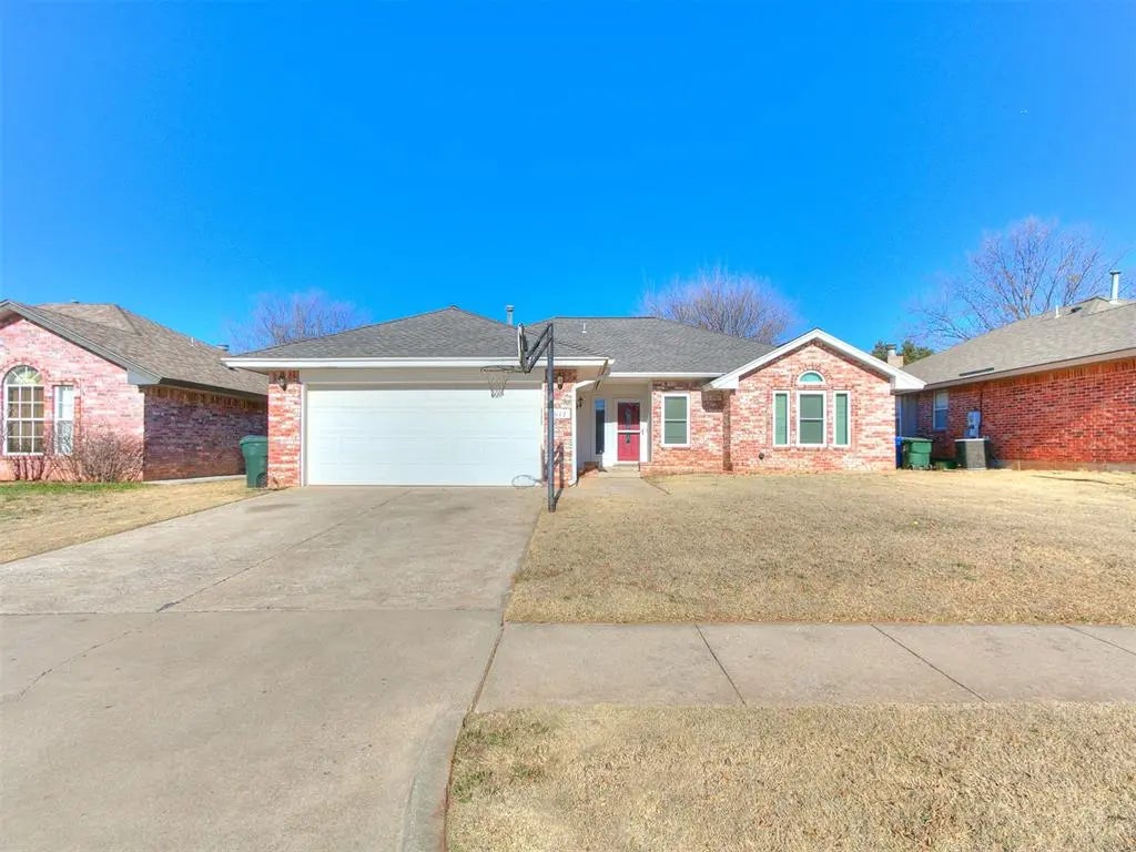 617 W Golden Eagle Drive, Norman