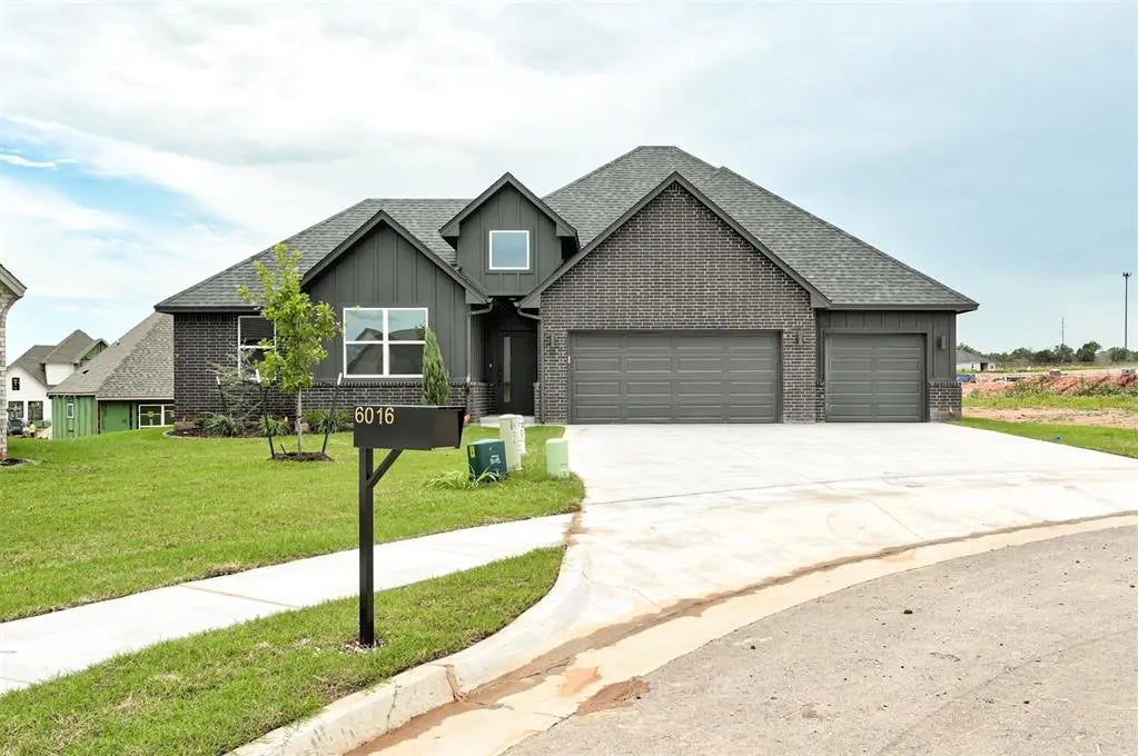 6016 Kinnick Drive, Edmond