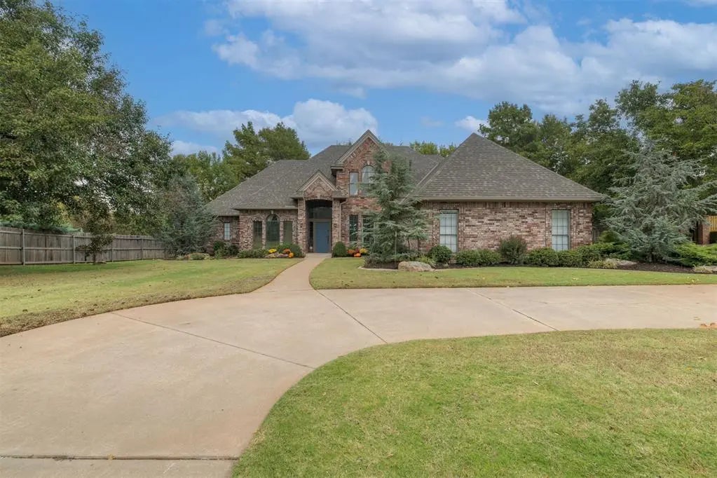 1009 Glenridge Drive, Edmond