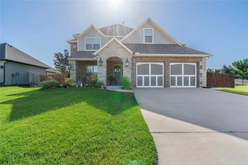 Residential Real Estate for Sale located in the neighborhood of Tuscan Park, in the city of Edmond, OK