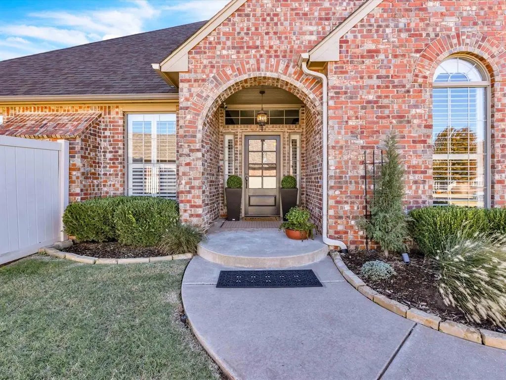 17708 Griffin Gate Drive, Edmond