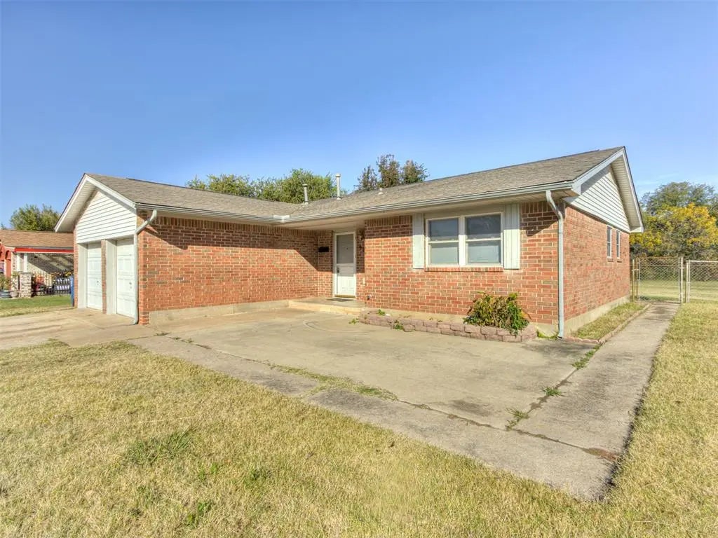 Residential Real Estate for Sale located in the neighborhood of Rolling Meadows, in the city of Midwest City, OK