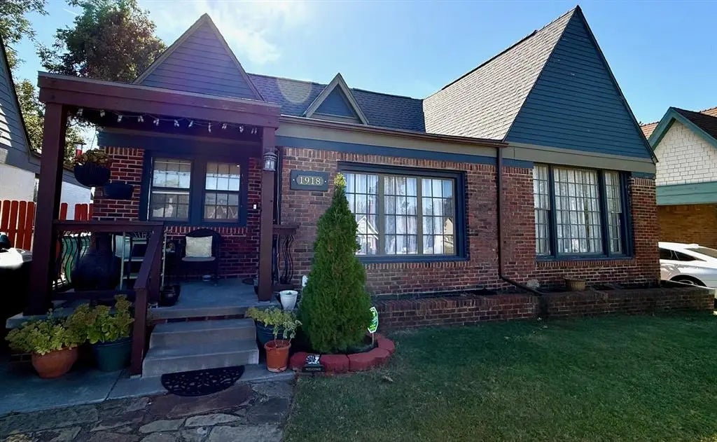 Residential Real Estate for Sale located in the neighborhood of Gatewood Add, in the city of Oklahoma City, OK