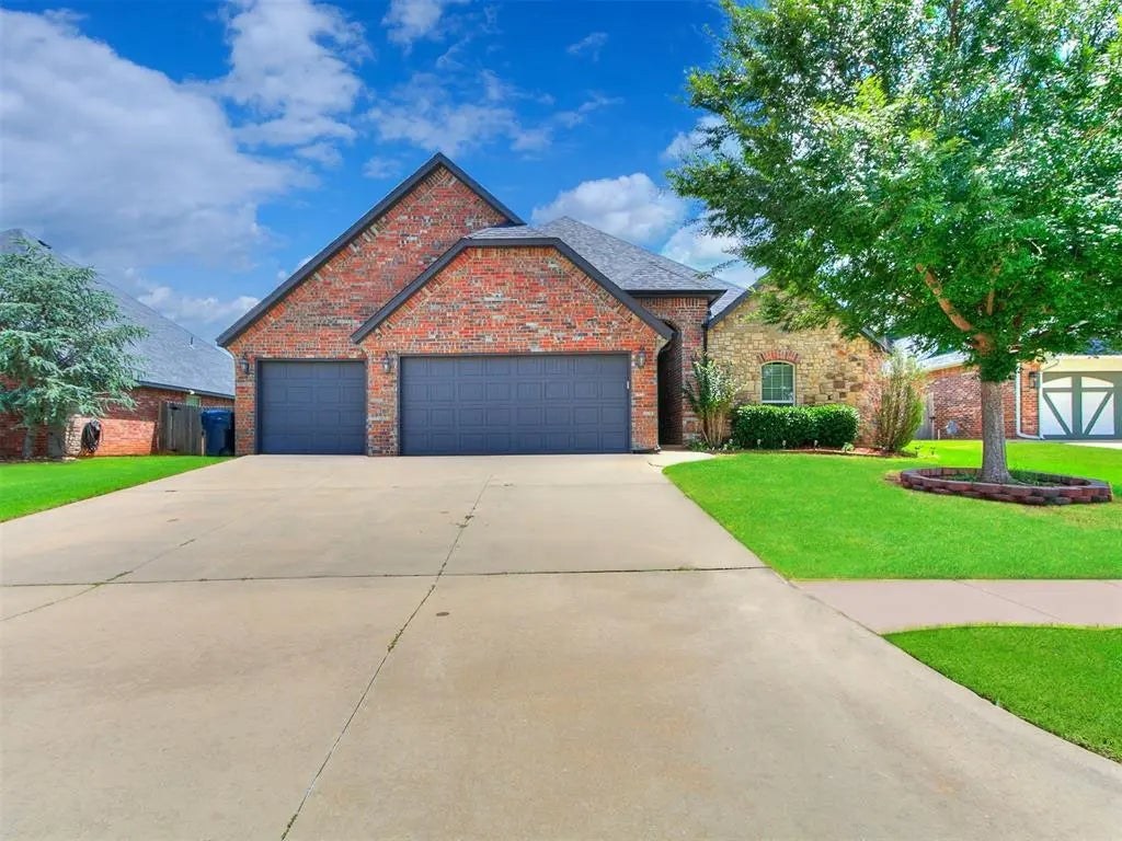 18204 Bridlington Drive, Edmond