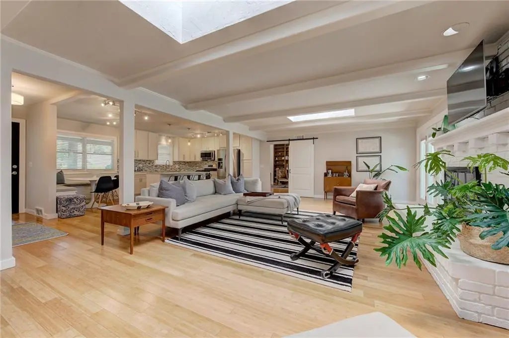 2105 Nw 59th Place, Oklahoma City