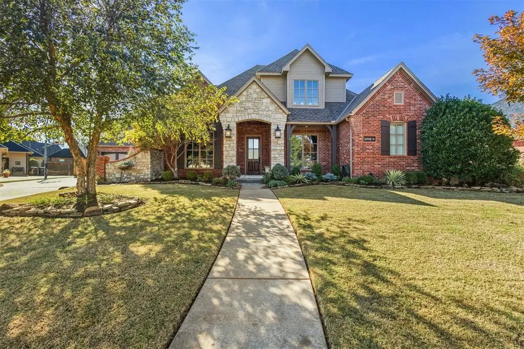 Residential Real Estate for Sale located in the neighborhood of Rose Creek, in the city of Edmond, OK