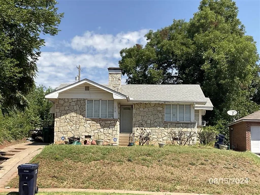 Residential Real Estate for Sale located in the neighborhood of Jordan Place Amd, in the city of Oklahoma City, OK