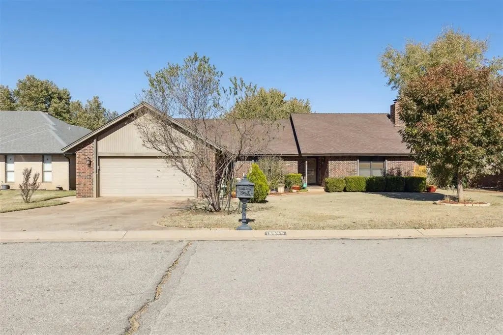 Residential Real Estate for Sale located in the neighborhood of The Arbors Blks 17 & 18, in the city of Oklahoma City, OK
